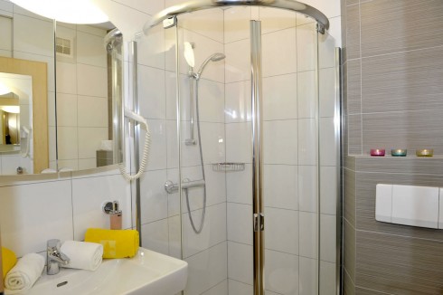 Helles Badezimmer für Ihre Erholung im Urlaub in Schladming.